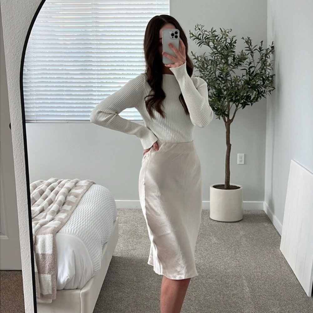 Babaton slip midi 4 Denude (champagne colour)